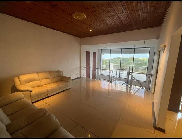 5 BEDROOM HOUSE FOR SALE IN SHALLCROSS